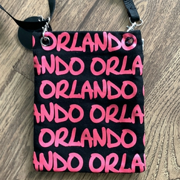 Robin Ruth Orlando - Picture 2 of 6